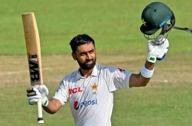 Abdullah hits double century, as Pakistan earn 397 runs lead against Sri Lanka