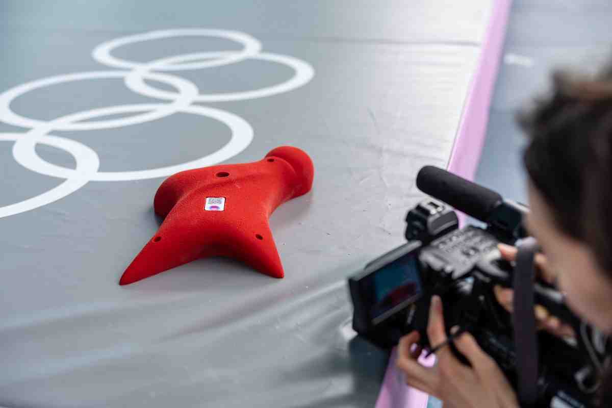 YOUTH ATHLETES TEST PARIS 2024 CLIMBING WALLS
