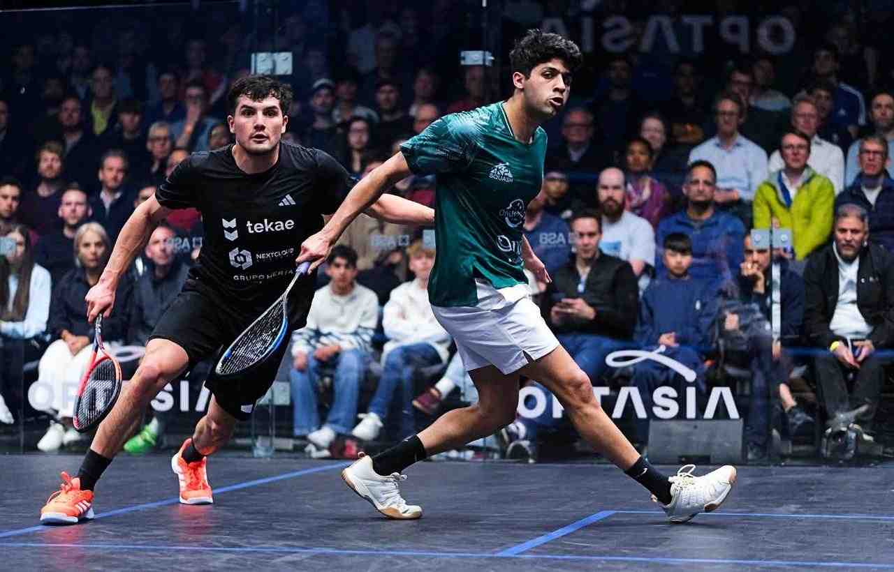 Arnold & Noor Zaman Score Straight-Game Upsets To Reach Quarter Finals