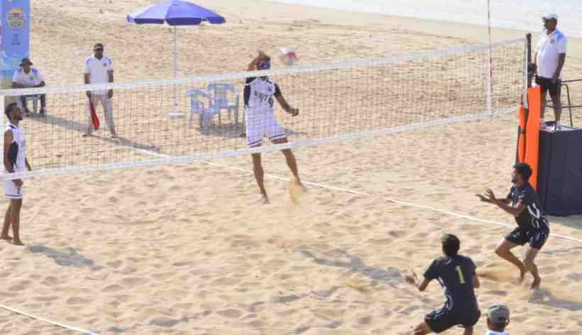 Beach Volleyball: Navy Blues & Navy Whites Men’s reach in final