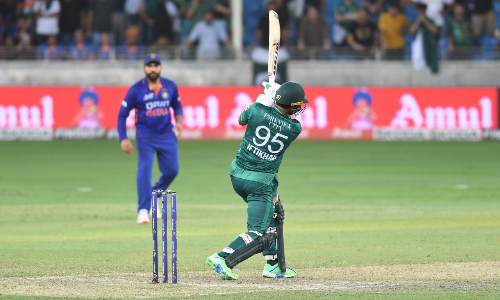 Pakistan Disarm Indian bowlers to reach 182 in T20 Asia Cup