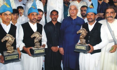  Jadoon Khan claims top position in Tent Pegging individual competitions