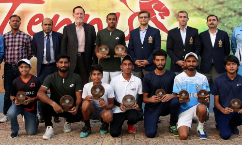 AQEEL KHAN LIFTS CAS KHYBER CUP OPEN TENNIS CHAMPIONSHIP TROPHY